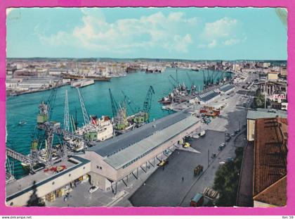 290327 / Sweden - Gothenburg (Göteborg) - Port of Gothenburg (Göteborgs Hamn) Crane car Ship Truck PC37/15 Zweden