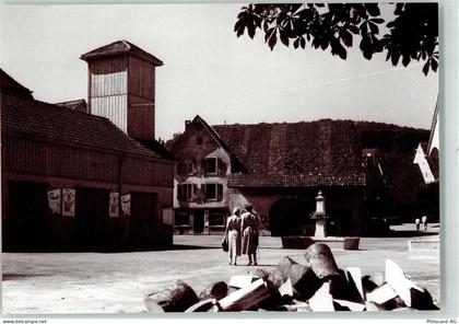 4402 Frenkendorf - Dorfplatz mit Holz für Schulhaus - 39374904