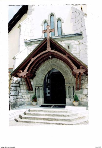 Suisse Fribourg CUGY - l'église le porche