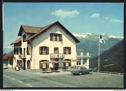 AK Malix, Das Gasthaus zur Höhe mit Blick in die Berge