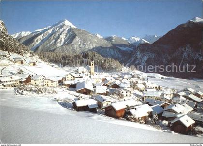 Alvaneu Dorf mit Muchetta und Piz Uertsch