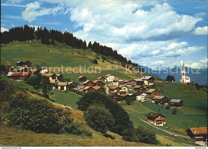 Ladir Ortsansicht mit Kirche