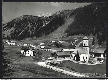 AK Tschierv, Ortsansicht mit Kirche