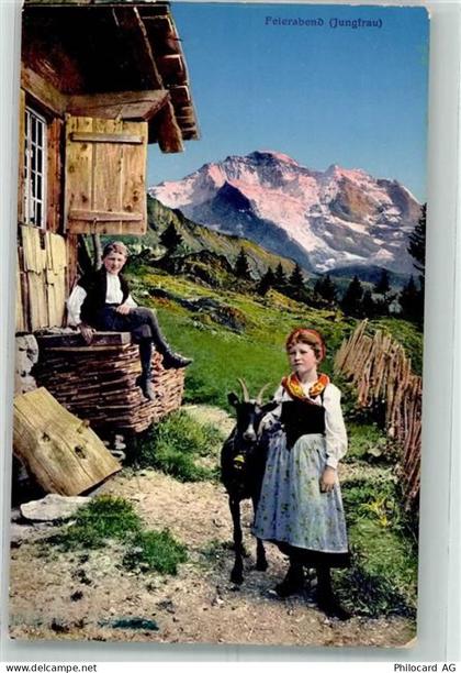 Zwei Kinder auf einer Hochgebirgsalm mit einer Ziege mit Schelle Kunstve... - 39740505