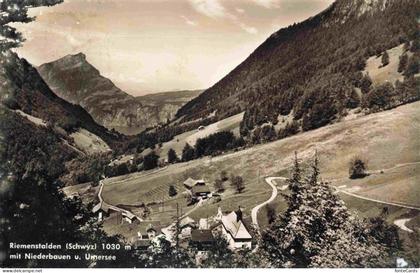 Riemenstalden SZ mit Niederbauen und Urnersee