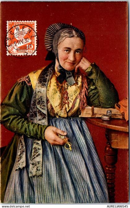 SUISSE - THURGOVIE - bauernfrau aus dem kt thurgau