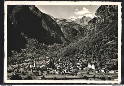AK Cavergno /Vakke Maggia, Blick auf die Ortschaft