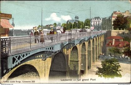 CPA Lausanne Kanton Waadt, Straßenbahn brücke über einen Fluss in Lausanne mit mehreren Persone...