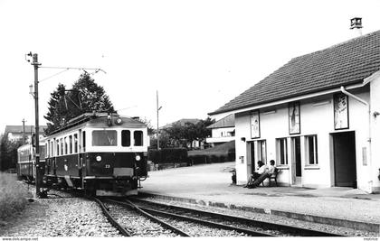 LIGNE DE CHEMIN DE FER Lausanne- Echallens - Bercher, gare de Bercher Rame 23, photo en 1972 format carte ancienne.