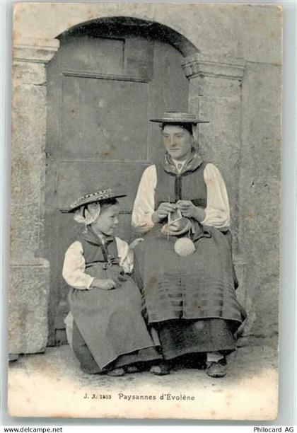 1983 Evolène - Mutter mit Kind am stricken - 39372749