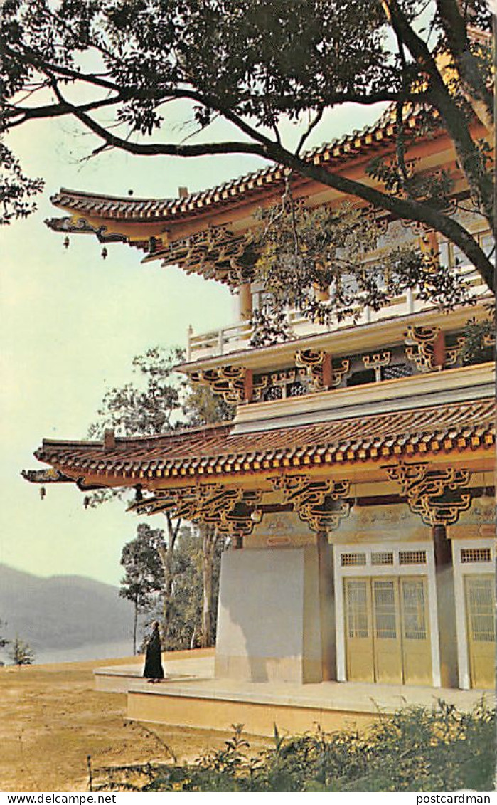 Taiwan - The Hsiun-kwang Temple at Sun Moon Lake