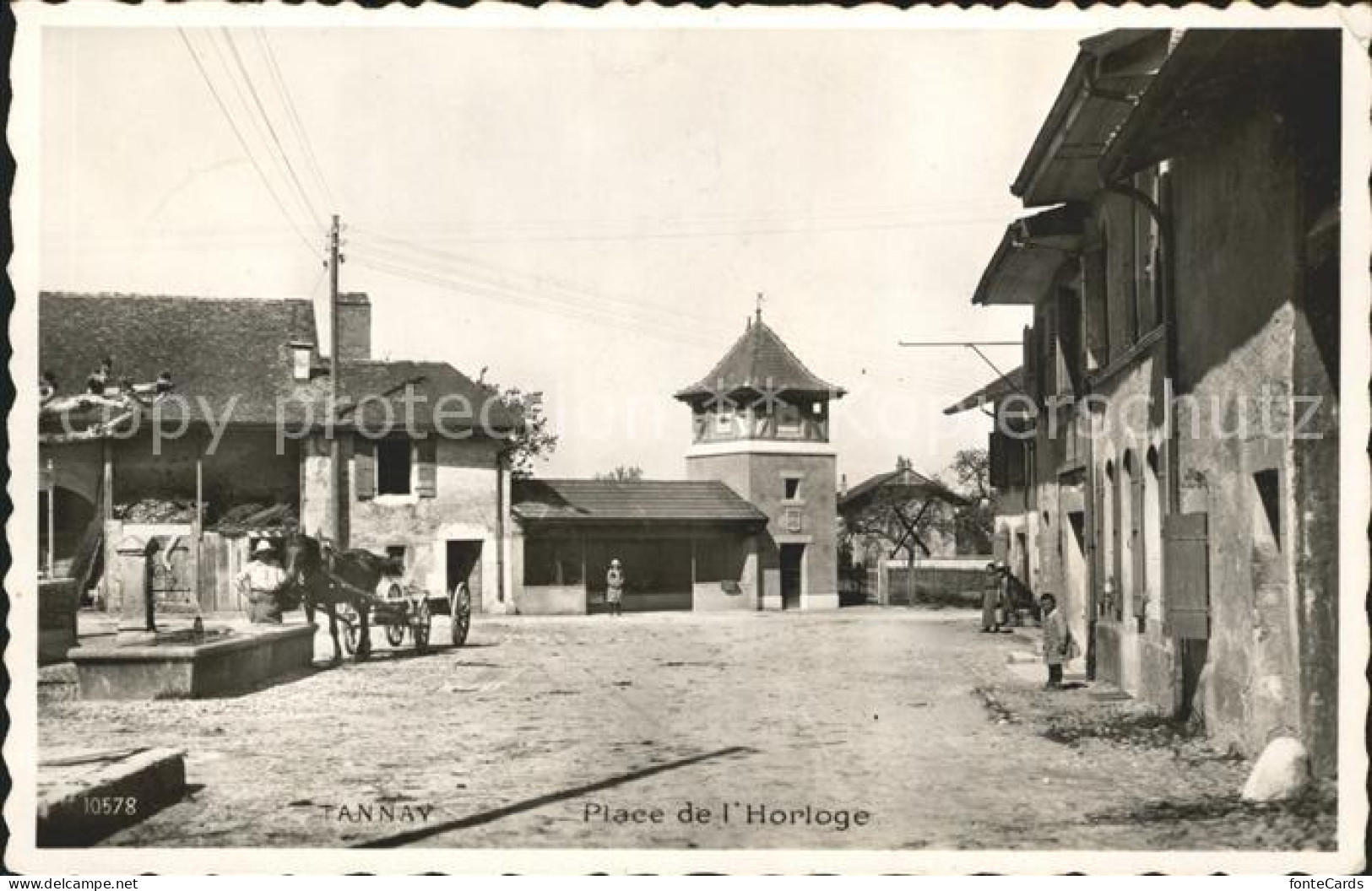 Tannay Nyon Place de l'Horloge