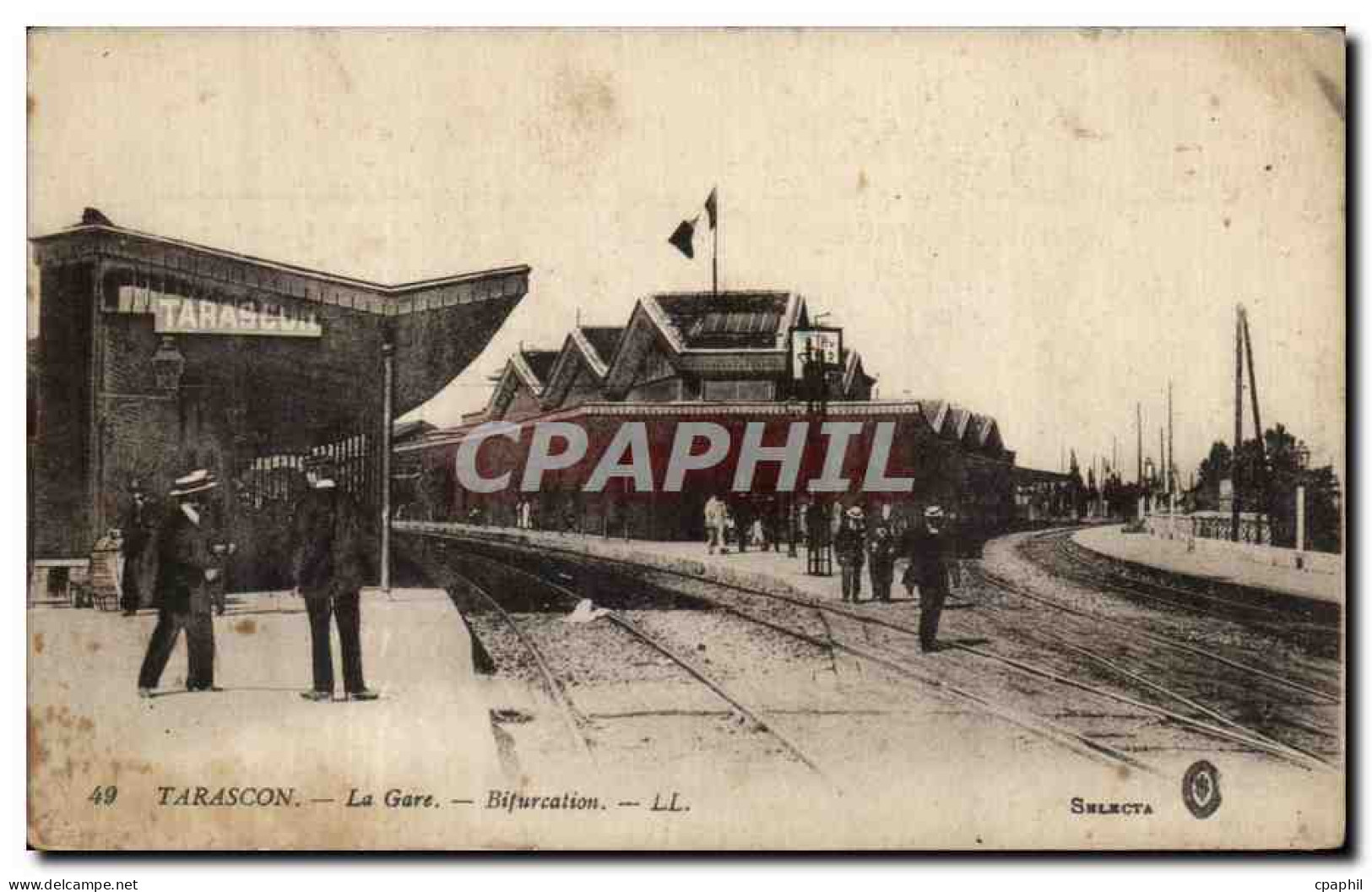 Tarascon CPA La gare Bifurcation (train)