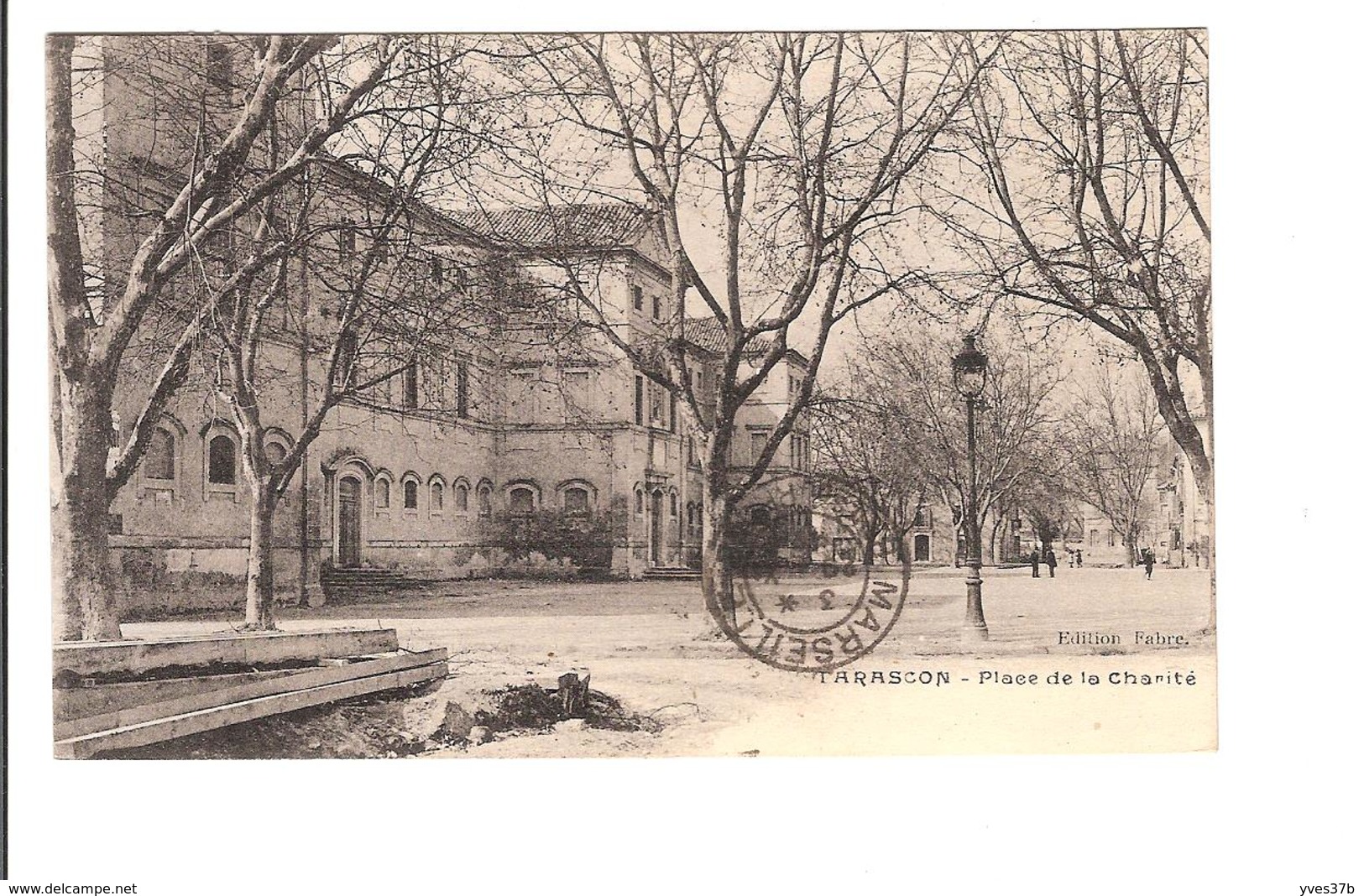TARASCON - PLACE DE LA CHARITE