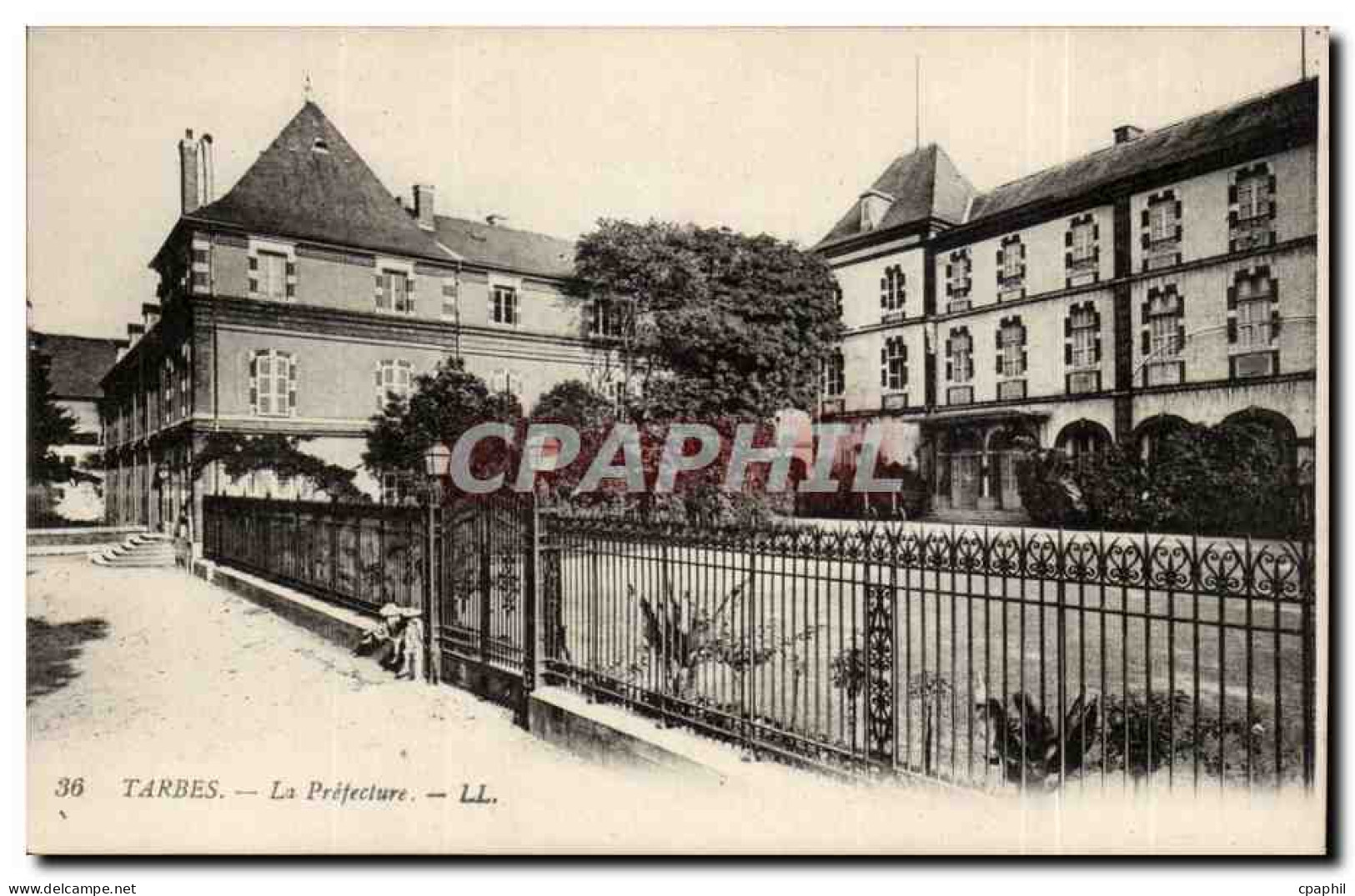 Tarbes - le Prefecture - CPA