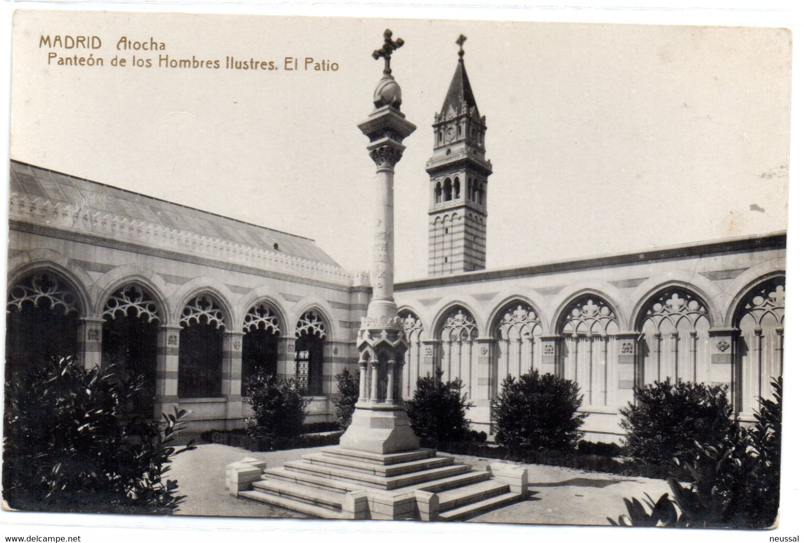 tarjeta postal de Madrid, panteon de los hombres ilustres.