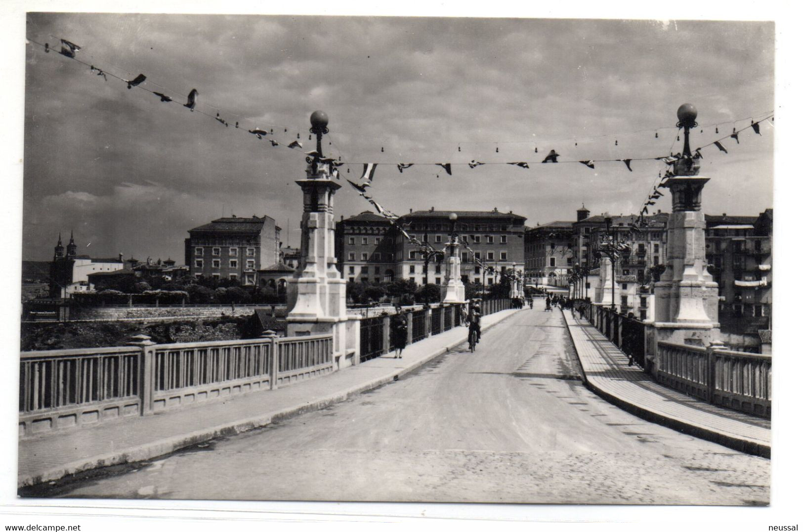 Tarjeta postal  Teruel. Viaducto y ministerios.