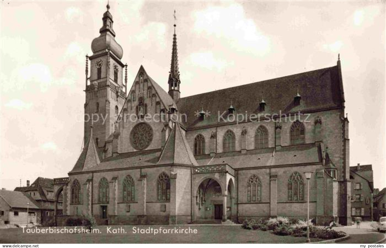 Tauberbischofsheim Stadtpfarrkirche Kirchturm Rosettenfenster