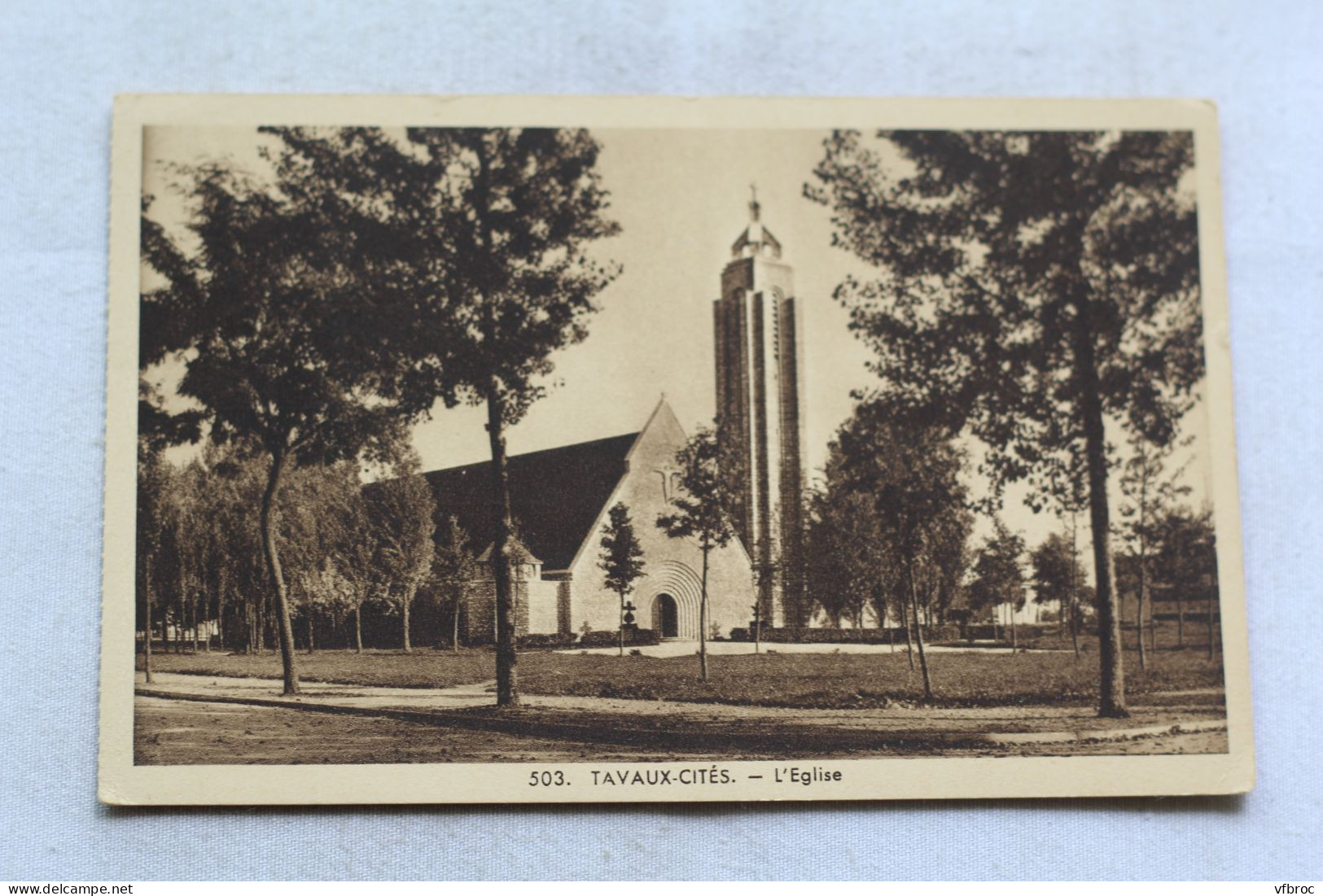 Tavaux cités, l'église, Jura 39