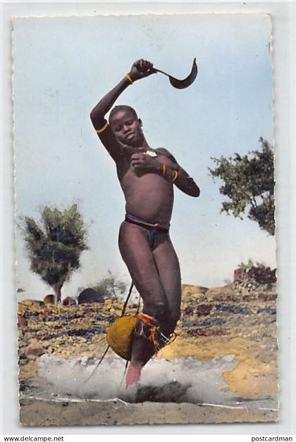 Tchad - Danseuse à la serpette - Ed. Robel 1762