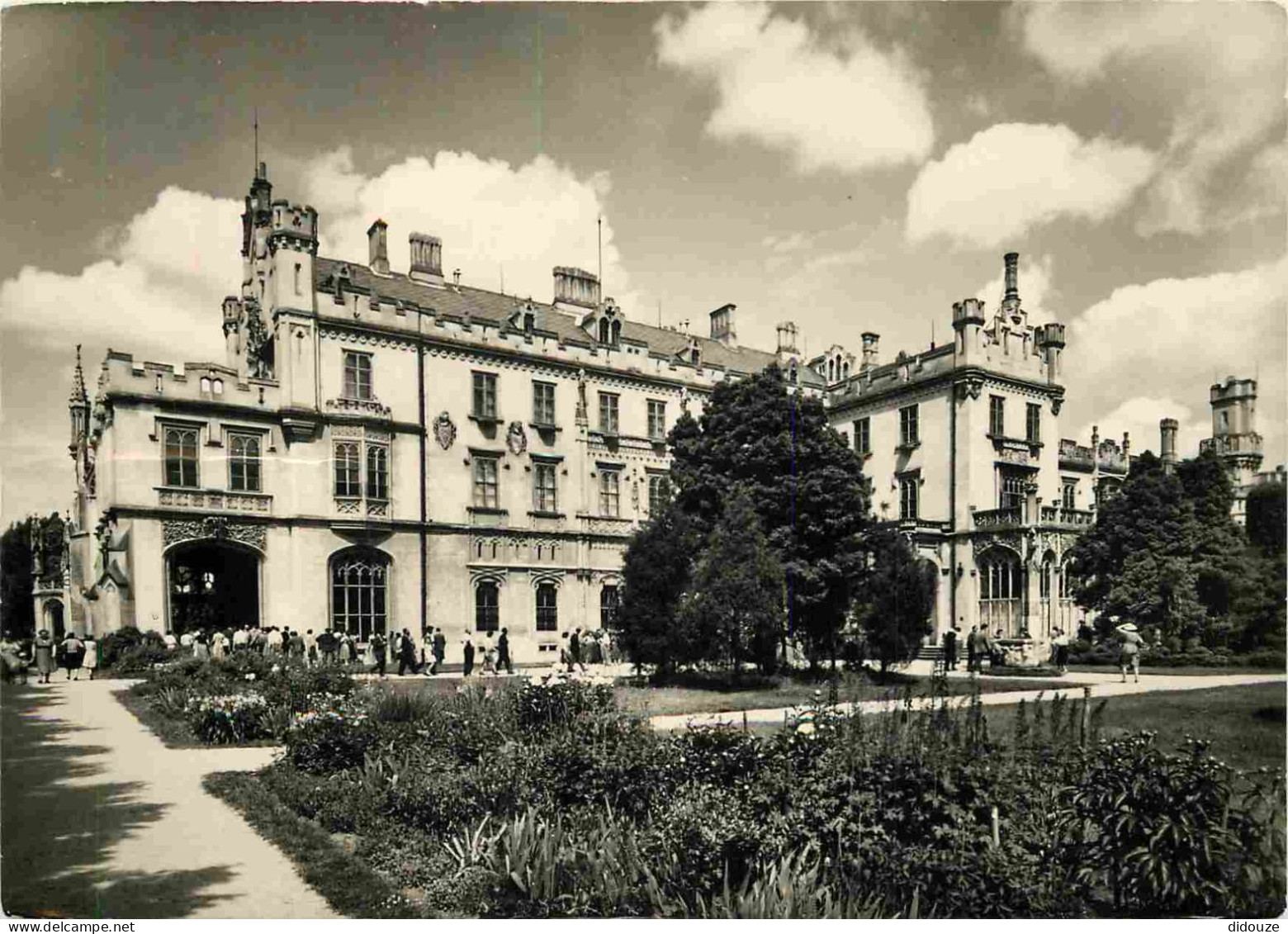 Tchéquie - Lednice - Animée - CPSM grand format - Voir Scans Recto-Verso