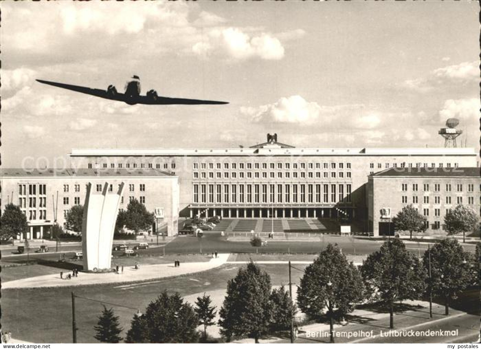 Tempelhof Berlin Luftbrueckendenkmal