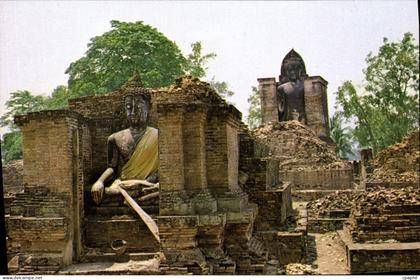 CPM Thailande A buddha statue Wat Mahathat Sukhotai Province