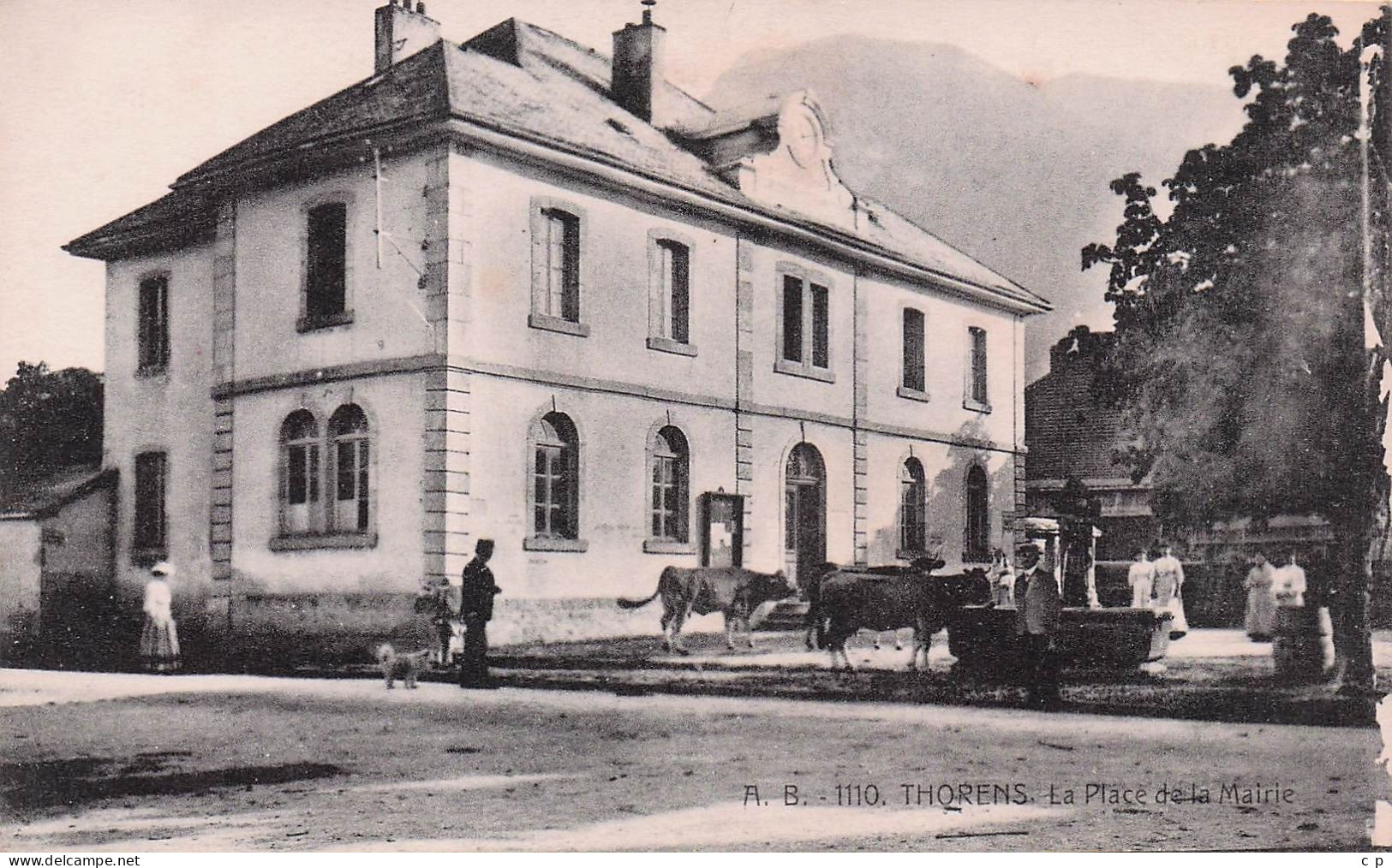 Thorens Glieres - La Place de la Mairie - CPA °J