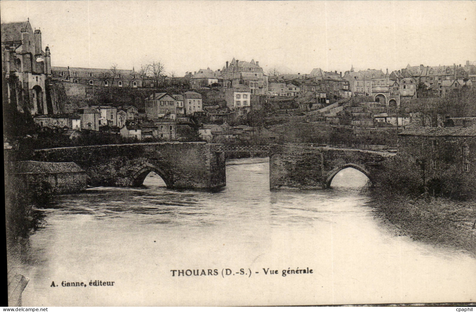 Thouars CPA Vue generale