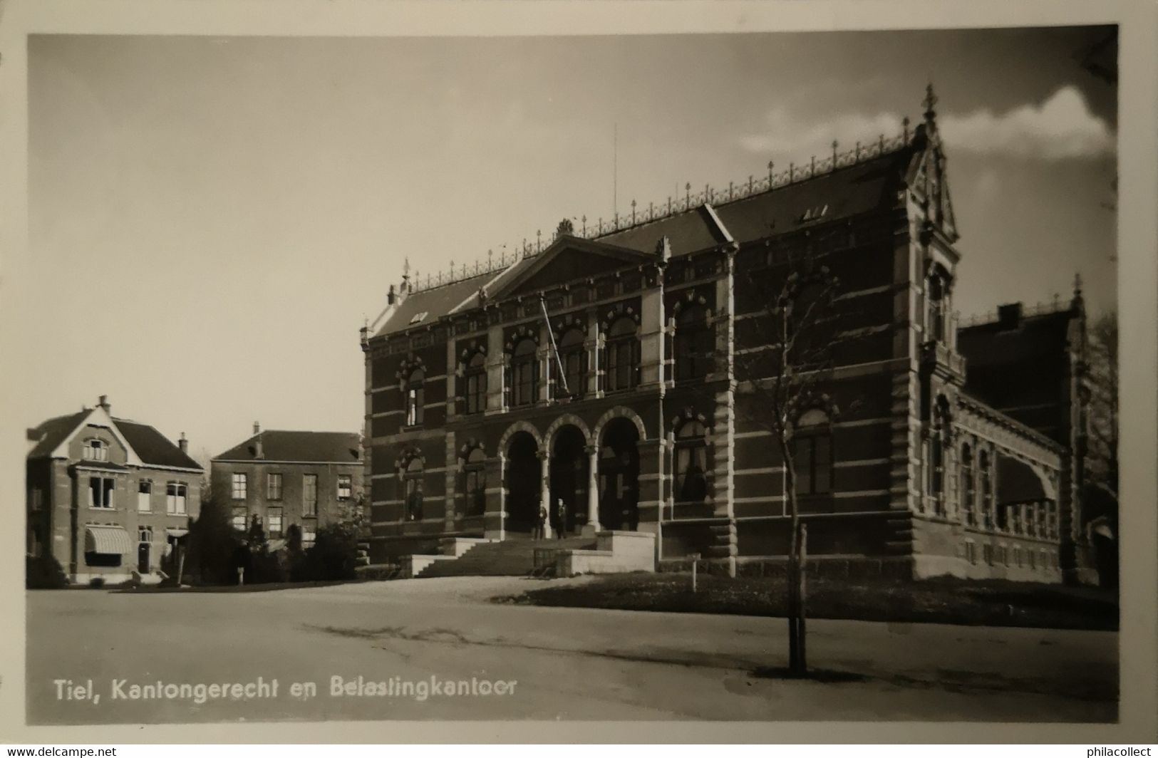 Tiel (Gld.)  Kantongerecht en Belastingkantoor 1955