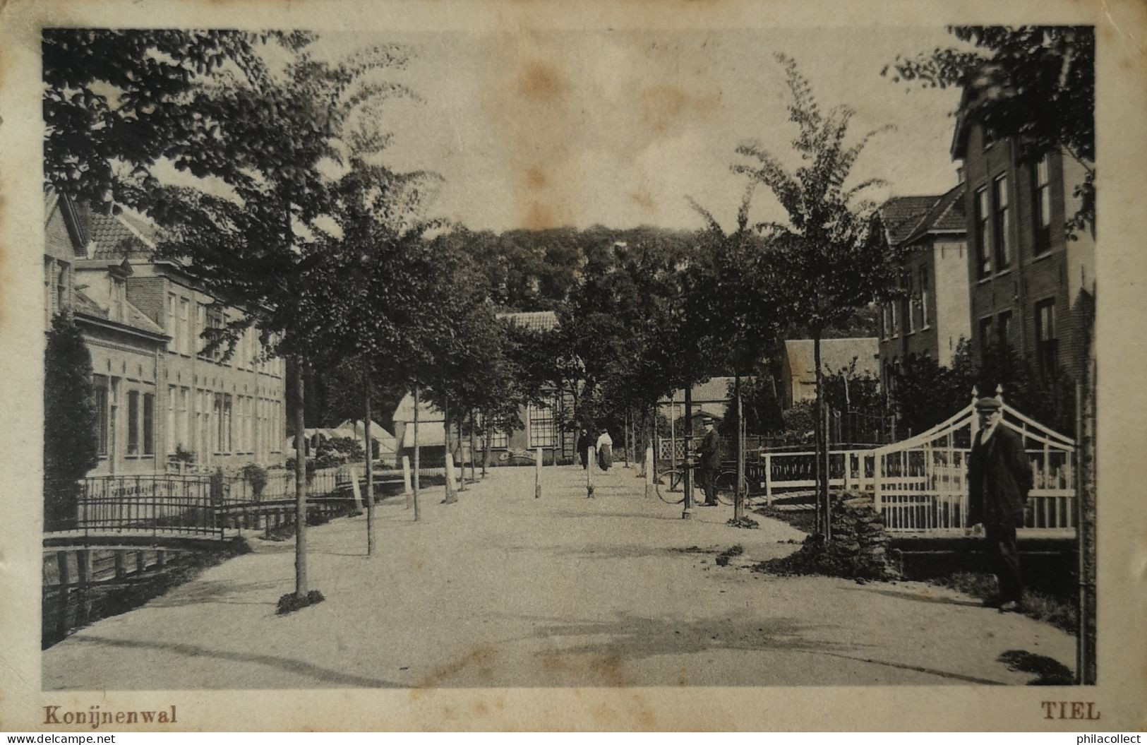 Tiel (Gld.)  Konijnenwal 1917 vlekken - roest puntjes