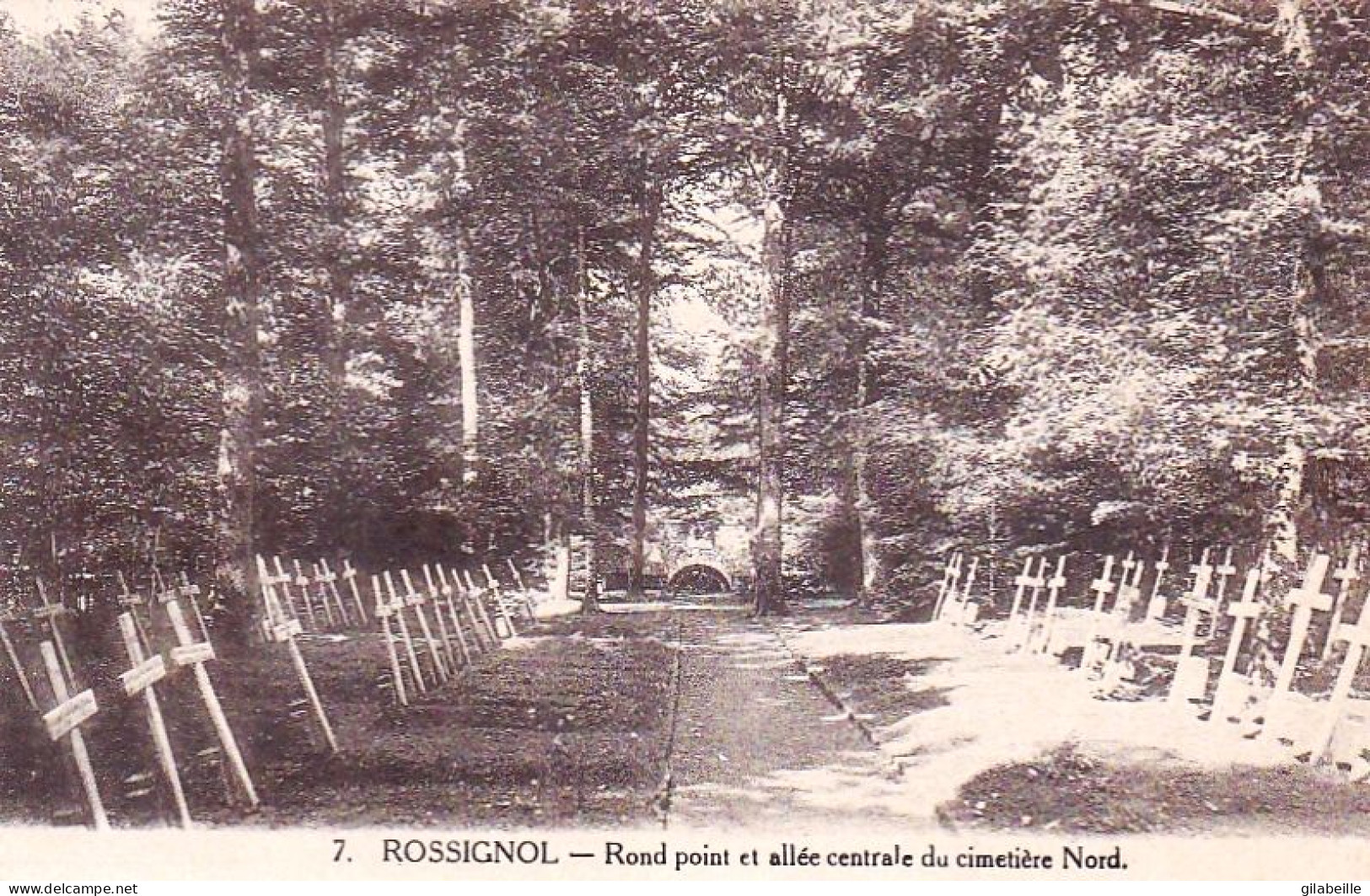 Tintigny - ROSSIGNOL - rond point et allée centrale du cimetiere nord