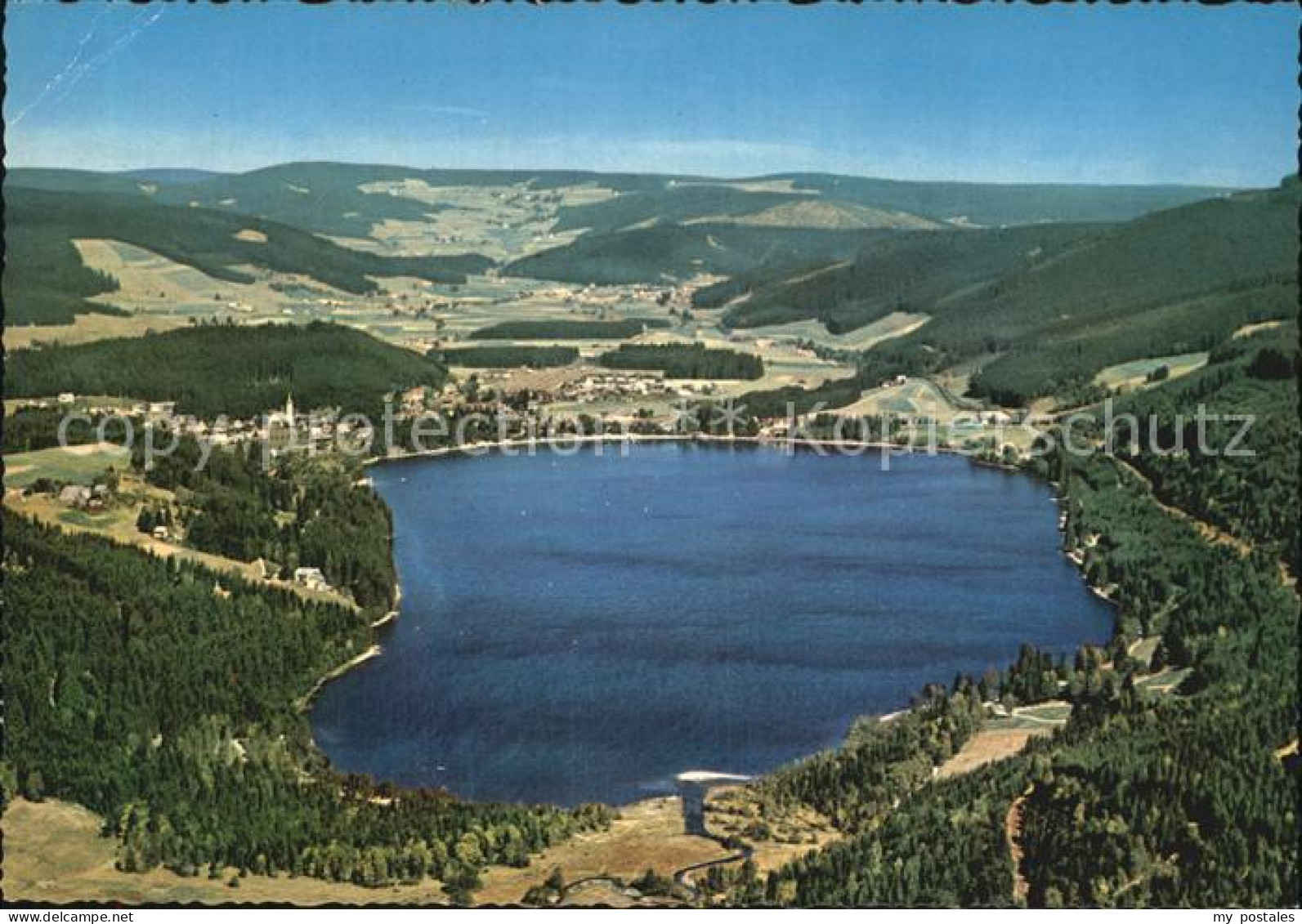 Titisee-Neustadt Fliegeraufnahme mit See