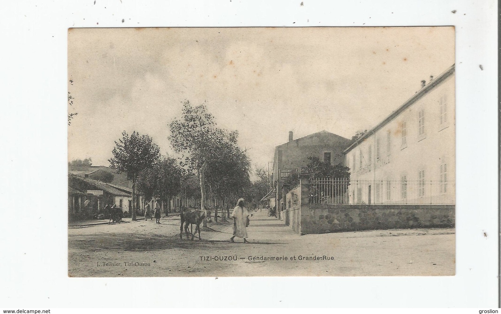 TIZI OUZOU (ALGERIE) GENDARMERIE ET GRANDE RUE  (ANES ET PETITE ANIMATION)