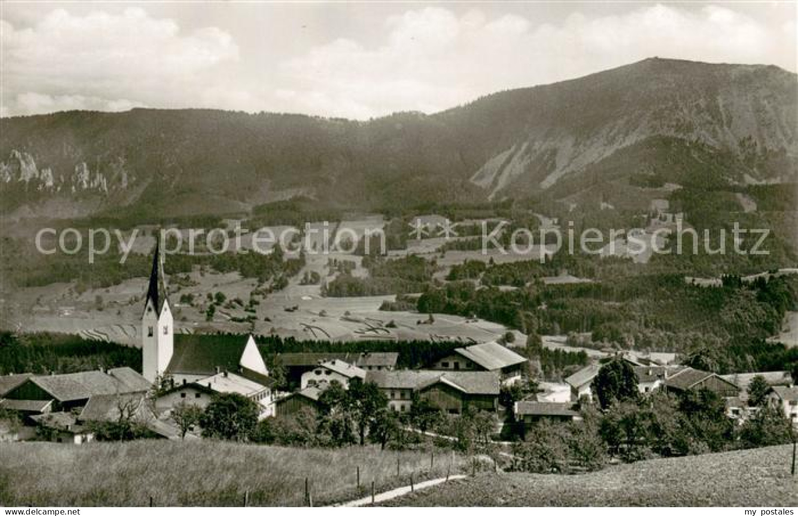Toerwang Ortsansicht mit Kirche Hochries Chiemgauer Alpen