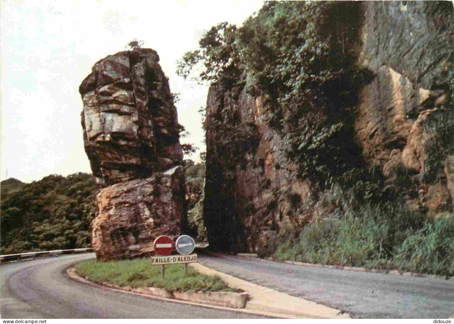 Togo - Faille d'Aledjo - CPM - Voir Scans Recto-Verso