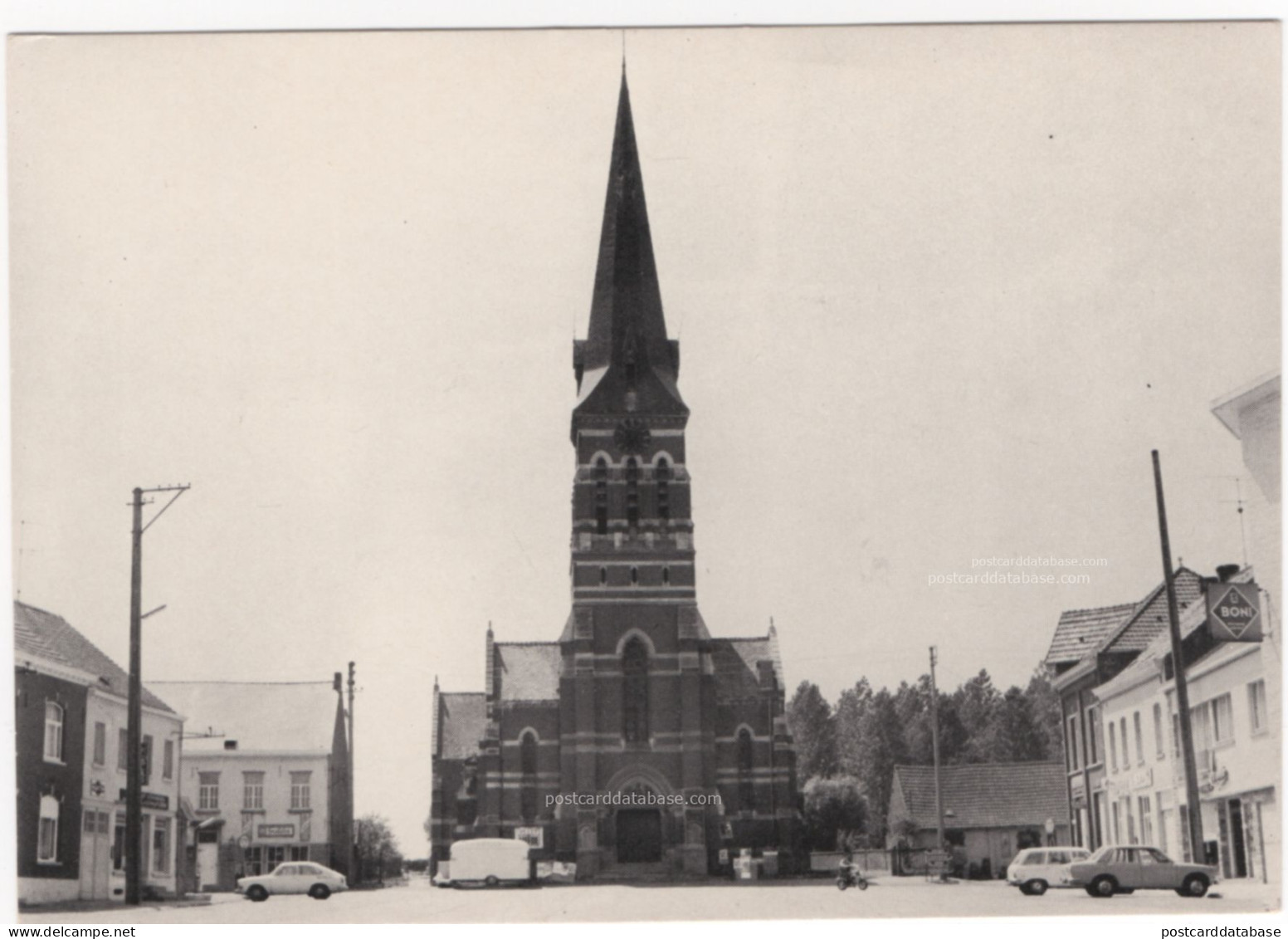 Tollembeek - Kerk en Plaats - & old cars