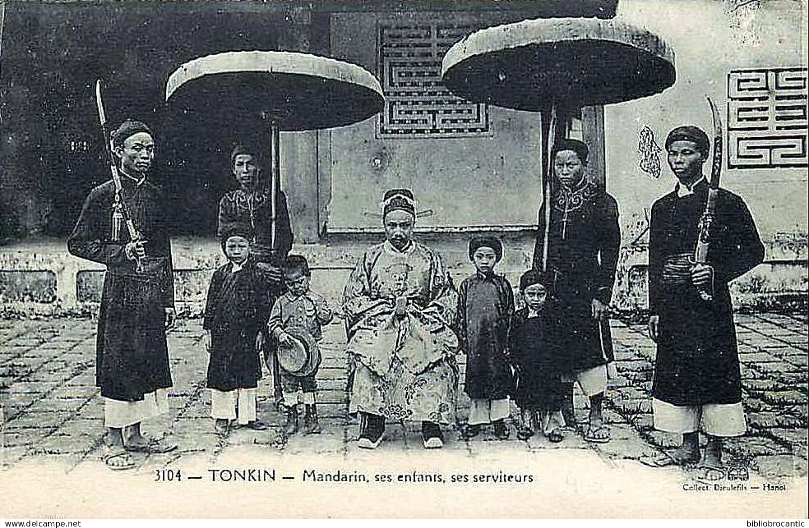 TONKIN - MANDARIN, SES ENFANTS, SES SERVITEURS