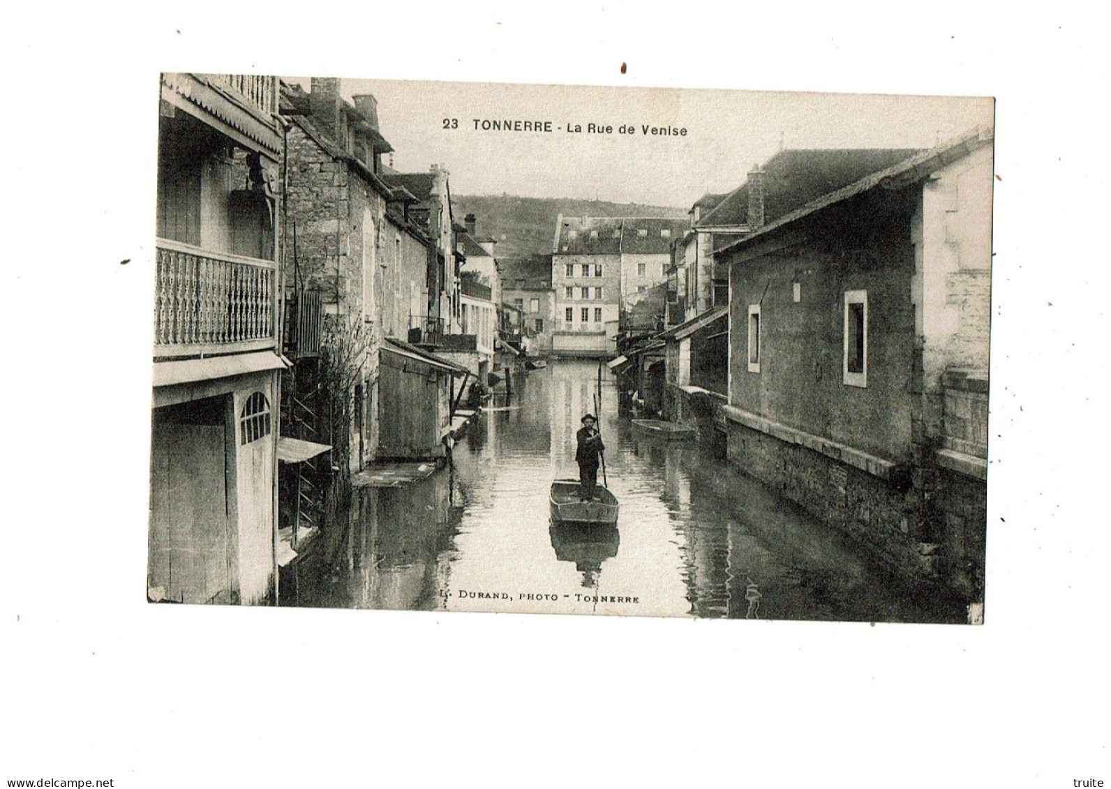 TONNERRE LA RUE DE VENISE