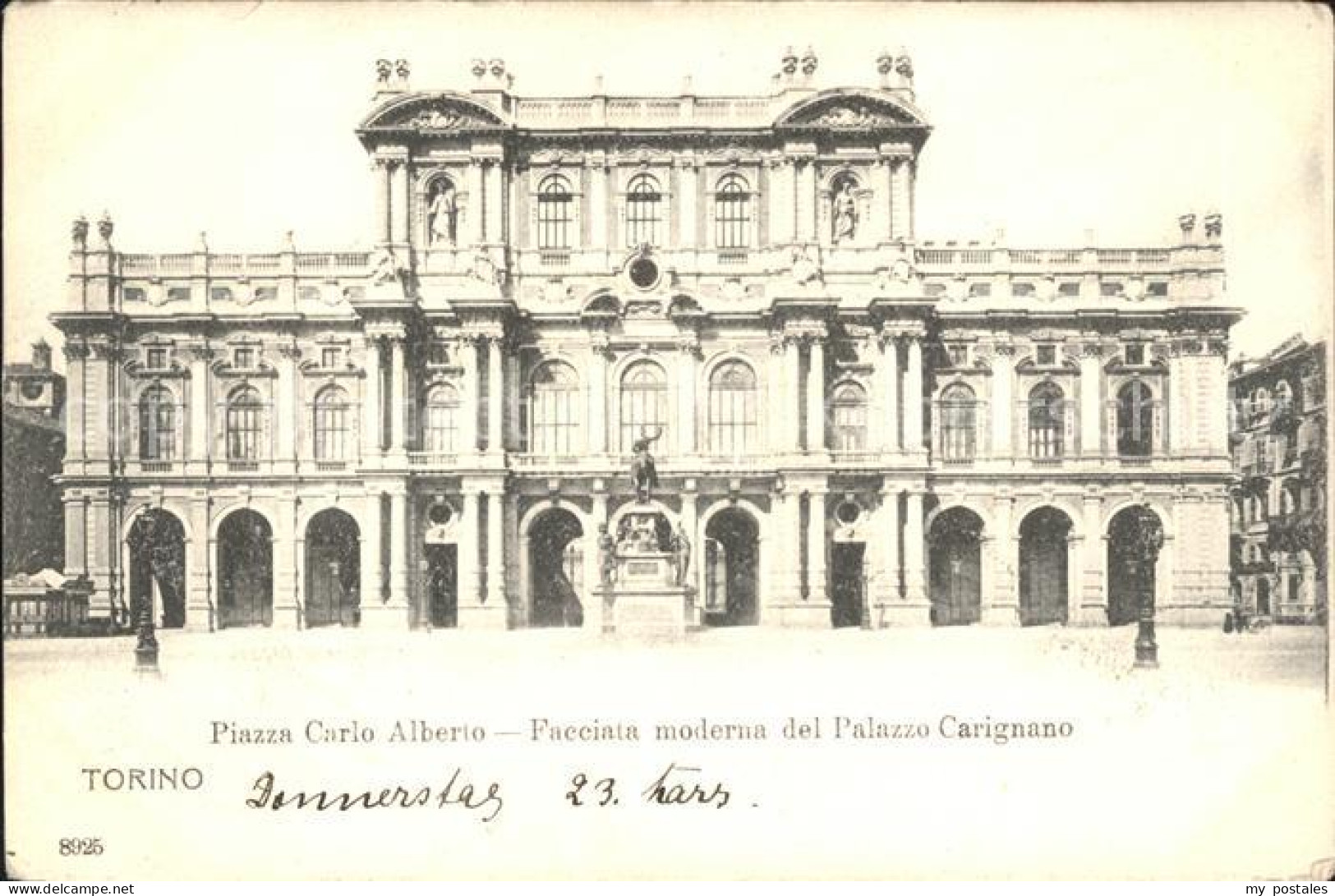 Torino Piazza Carlo Alberto Facciata moderna del Palazzo Carignano