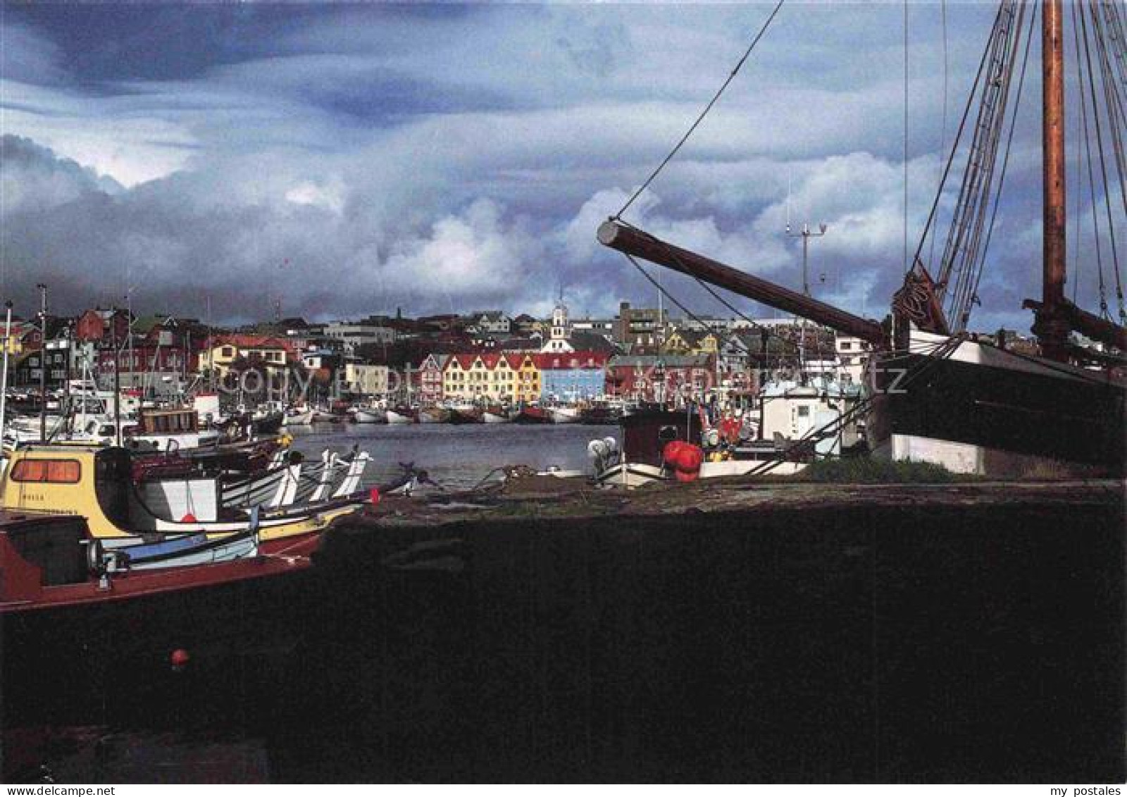 Torshavn Faroe Islands DK Hafen Fischerboote Altstadt Kirche Segelboot Hauser Wo