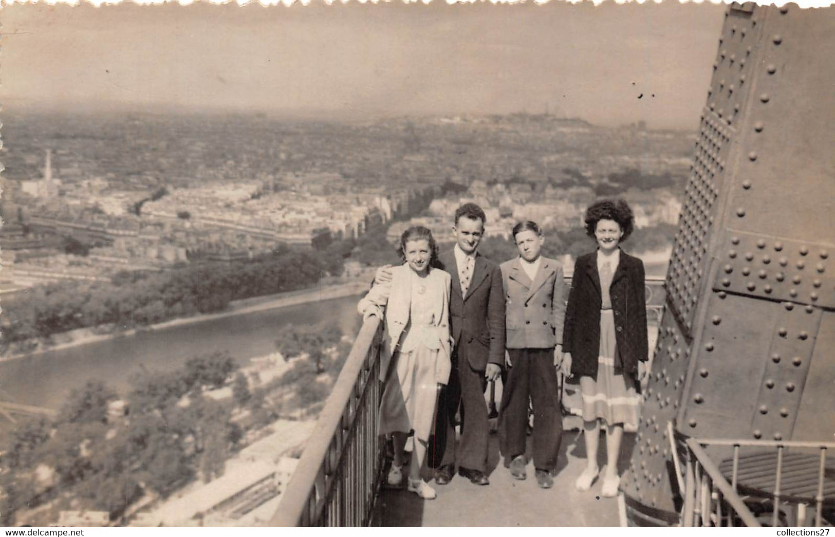 TOUR-EIFFEL-CARTE-PHOTO-