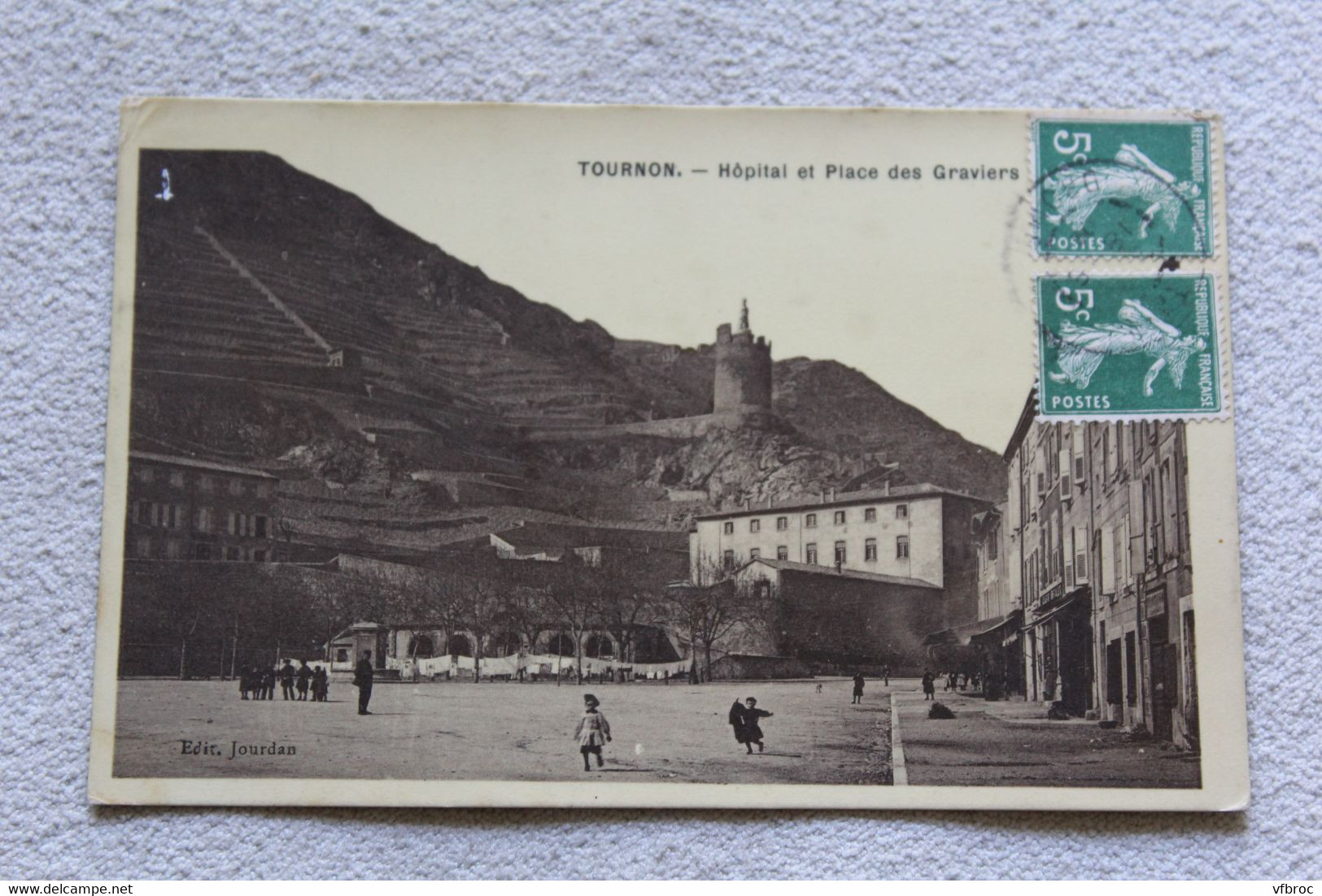 Tournon, hôpital et place des Graviers, Ardèche 07