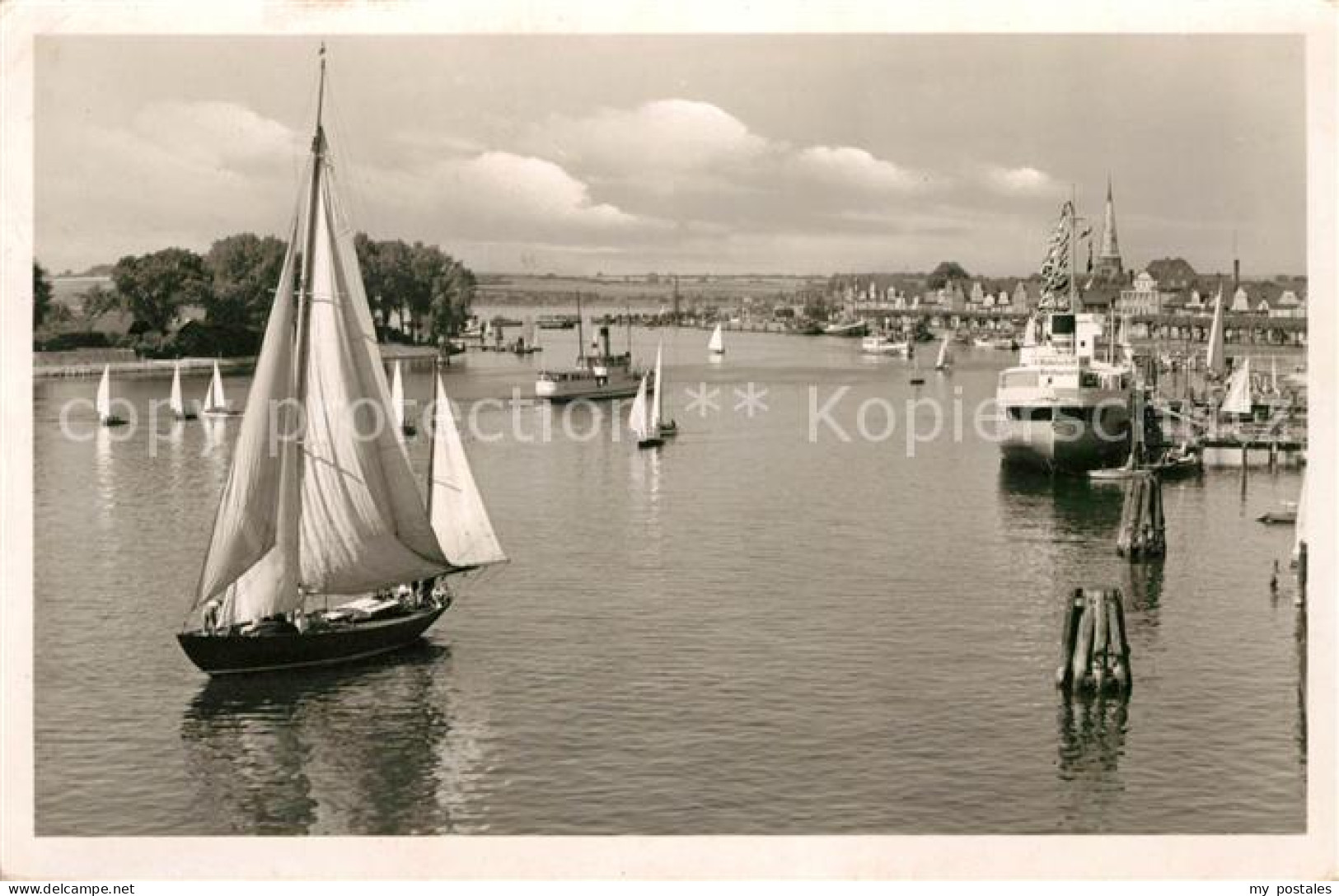 Travemuende Ostseebad Hafenpartie