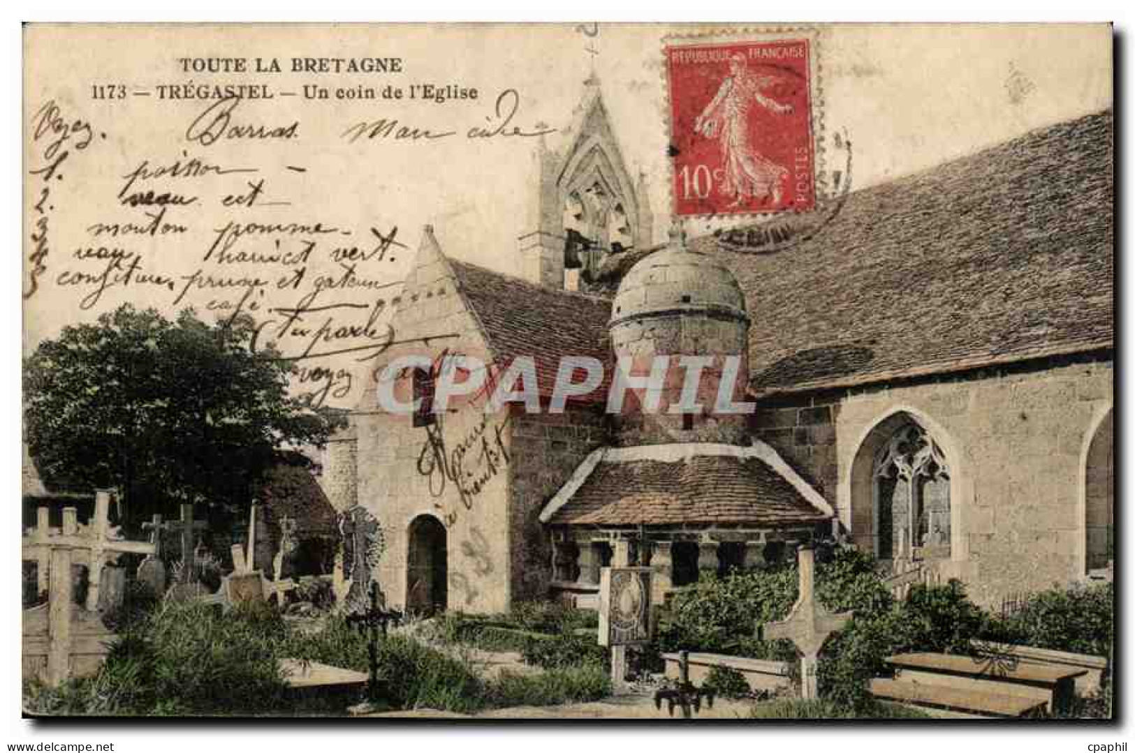 Tregastel CPA Un coin de l'eglise