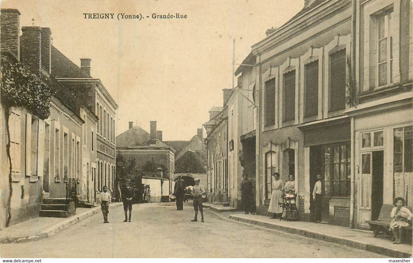 TREIGNY Grande Rue