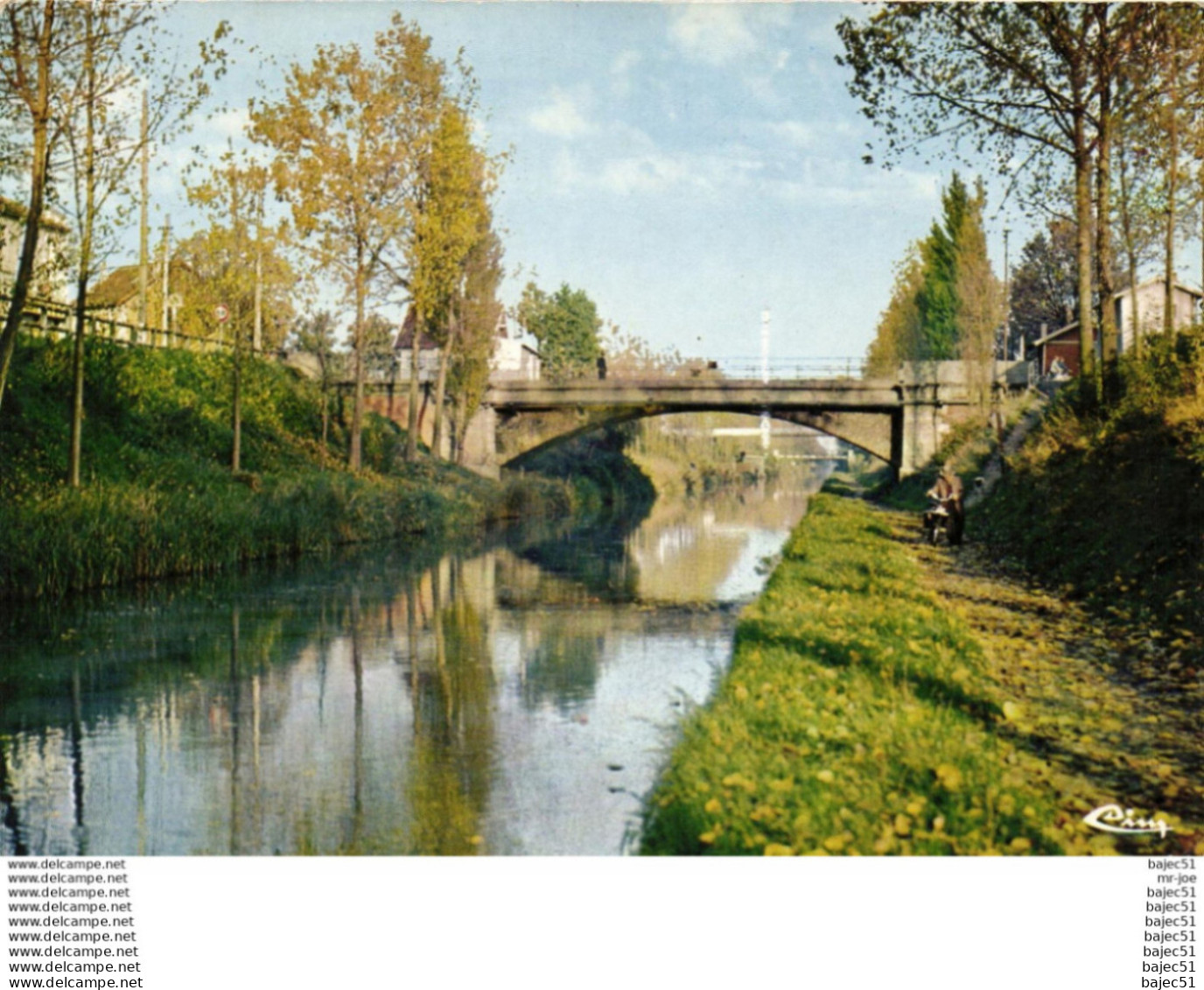 Tremblay en France - le canal de l'Ourq