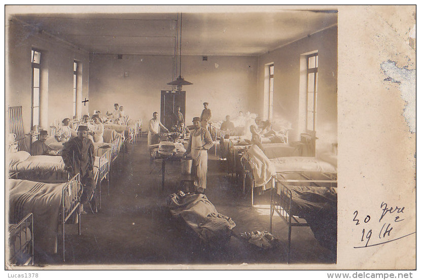 TRES BELLE CARTE PHOTO DE SALLE D HOPITAL / dans un lot de Marseille / AU DOS / Je me trouve bien a st marcel !