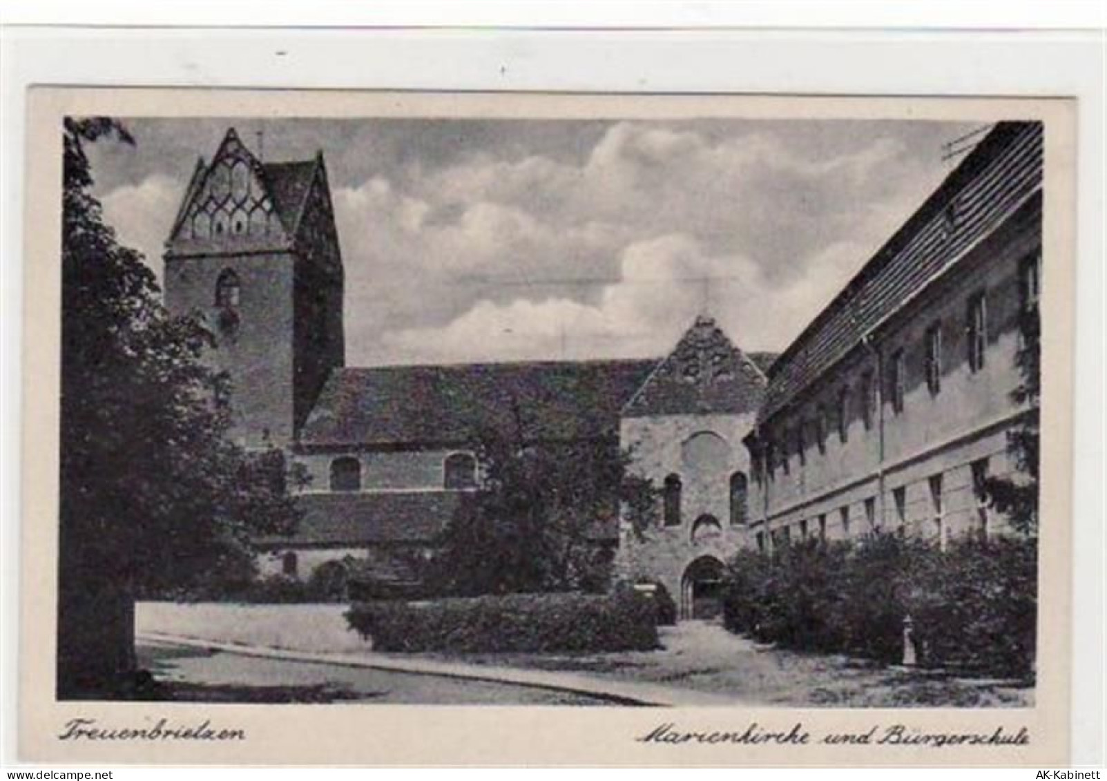 Treuenbrietzen. Abgebildet ist die Marienkirche und die Bürgerschule. Po... - 39001178