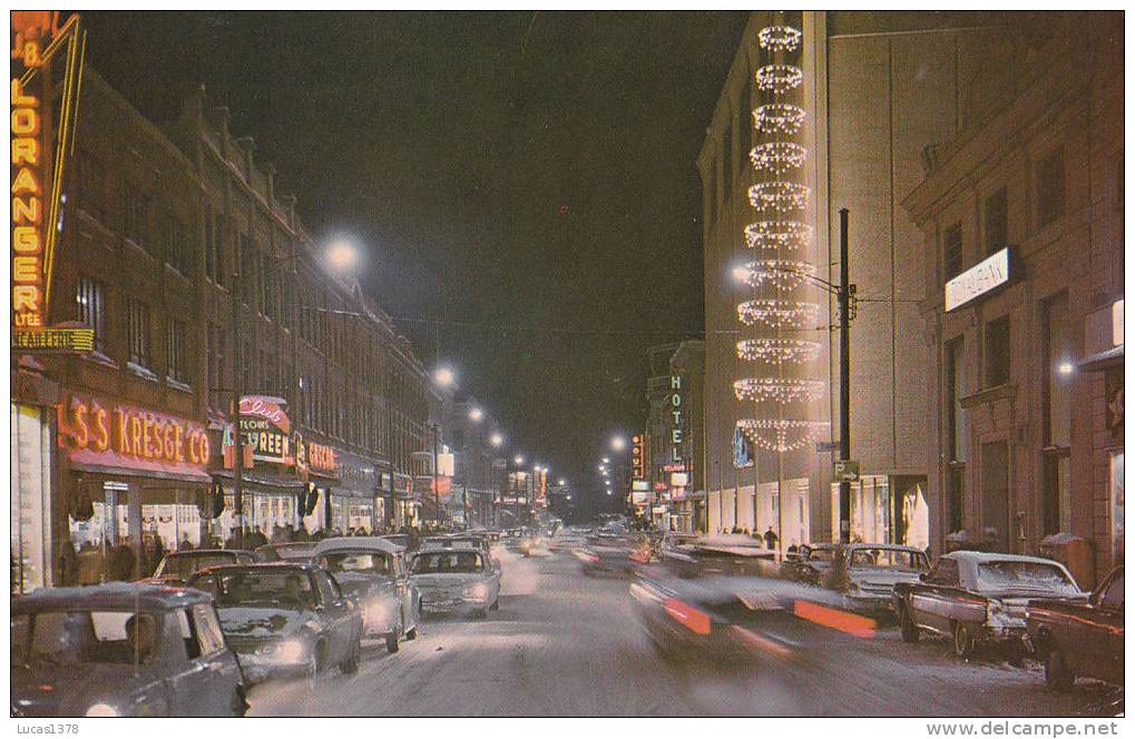 TROIS RIVIERES / LE CENTRE COMMERCIAL / RUE DES FORGES / CPSM 1969